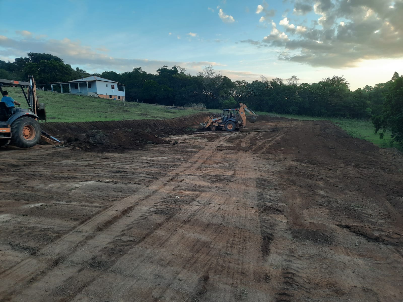 TERRAPLANAGEM ZONA SUL PORTO ALEGRE