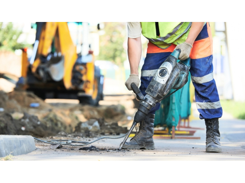 LOCAÇÃO E VENDA DE EQUIPAMENTOS DE OBRAS CIVIS E INDUSTRIAIS EM PIABETÁ - RJ