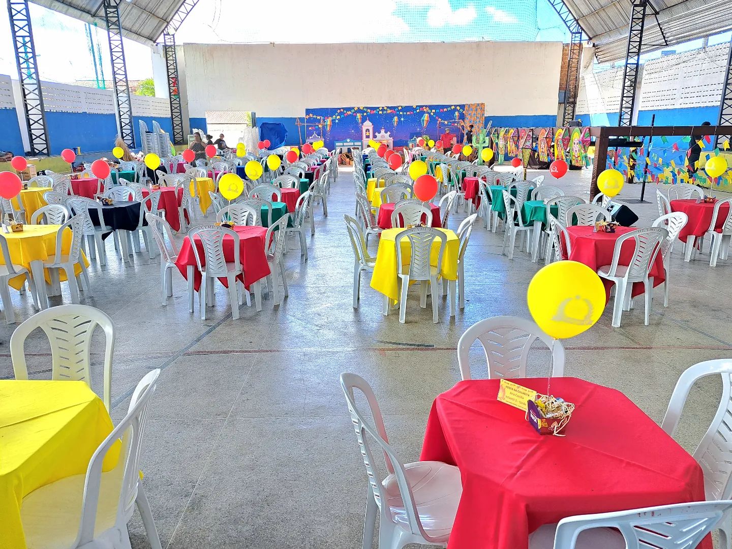 ALUGUEL DE MESAS E CADEIRAS PARA FESTAS EM JOÃO PESSOA