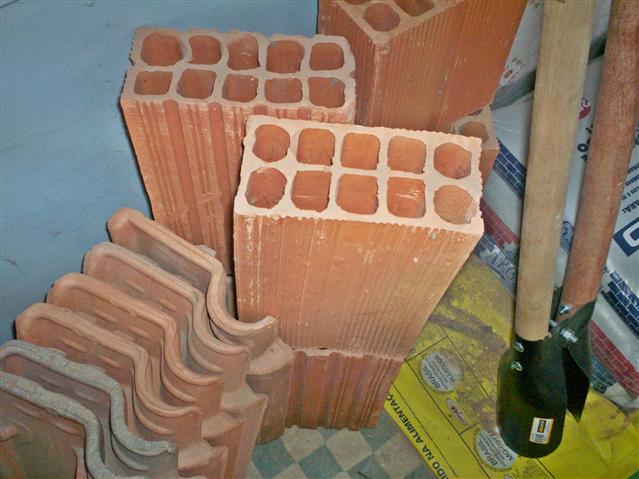 C L MATERIAIS DE CONSTRUÇÃO E PISCINA EM TRÊS RIOS