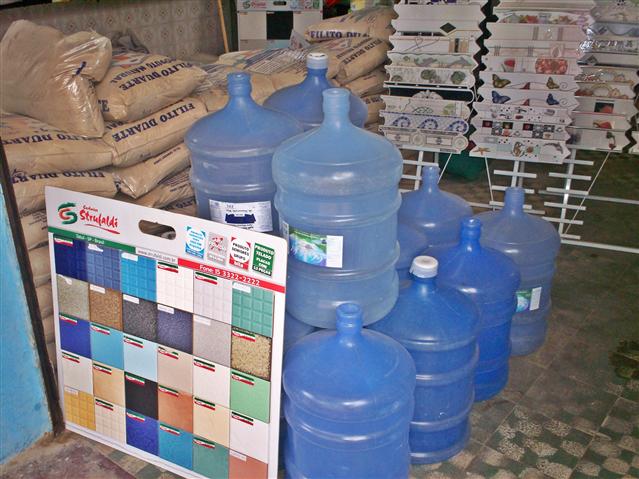 C L MATERIAIS DE CONSTRUÇÃO E PISCINA EM TRÊS RIOS