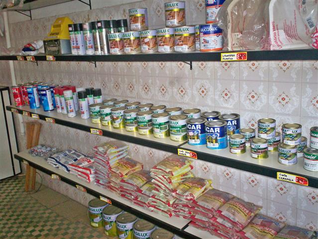 C L MATERIAIS DE CONSTRUÇÃO E PISCINA EM TRÊS RIOS