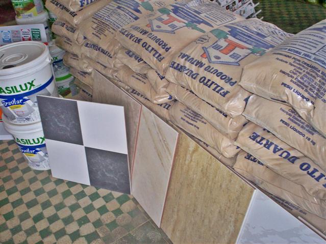 C L MATERIAIS DE CONSTRUÇÃO E PISCINA EM TRÊS RIOS