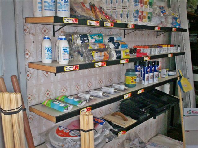 C L MATERIAIS DE CONSTRUÇÃO E PISCINA EM TRÊS RIOS