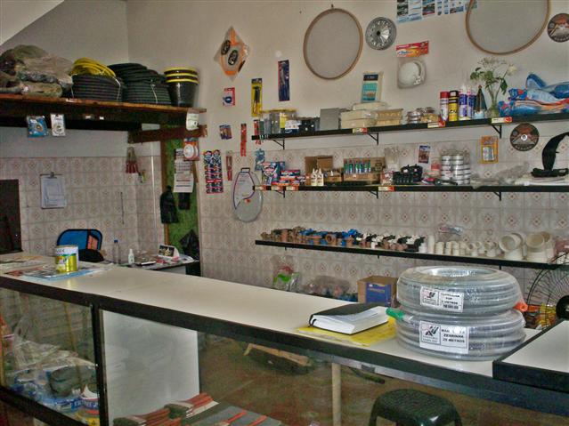 C L MATERIAIS DE CONSTRUÇÃO E PISCINA EM TRÊS RIOS