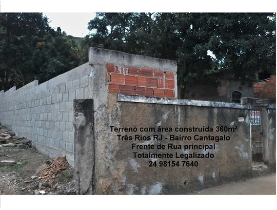 IMÓVEL TERRENO COM ÁREA CONSTRUÍDA EM TRÊS RIOS - RJ