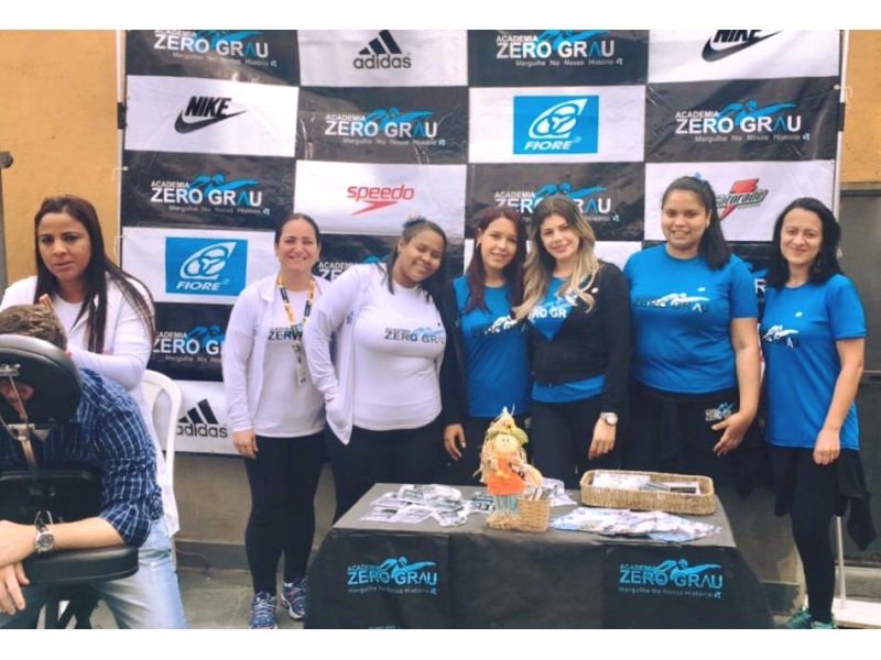 ESCOLA DE NATAÇÃO NO PORTAL DO MORUMBI EM SÃO PAULO