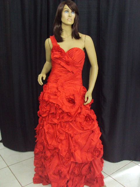 ALUGUEL DE ROUPAS PARA FESTAS EM CAMPOS DOS GOYTACAZES