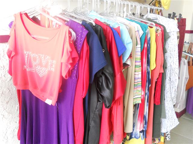 MODA FEMININA E MASCULINA EM PATY DO ALFERES - QUESTÃO DE ESTILO