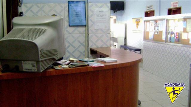 ACADEMIA EM LOTE XV BELFORD ROXO