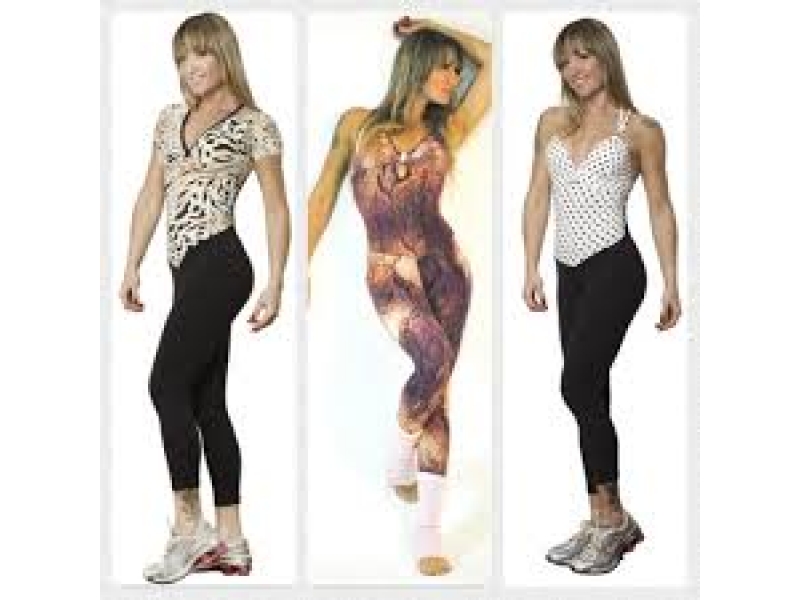 ROUPA FEMININA NA RUA USHIKICHI KAMIYA NO JARDIM FONTALIS EM SÃO PAULO