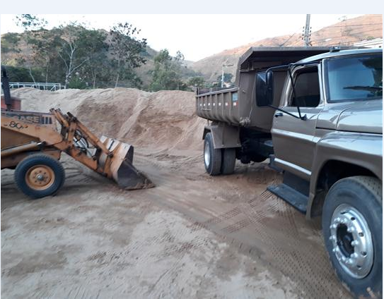 AREIA E PEDRA EM TRÊS RIOS