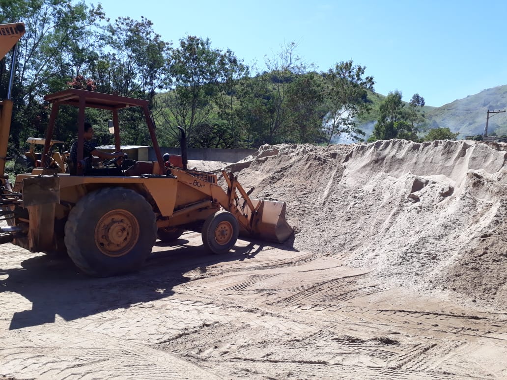 AREIA E PEDRA EM TRÊS RIOS