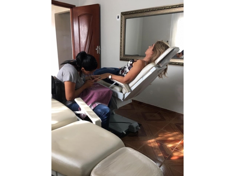 DESIGN SOBRANCELHAS EM TUCUMA 