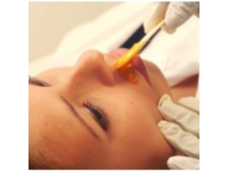 DESIGN SOBRANCELHAS EM TUCUMA 