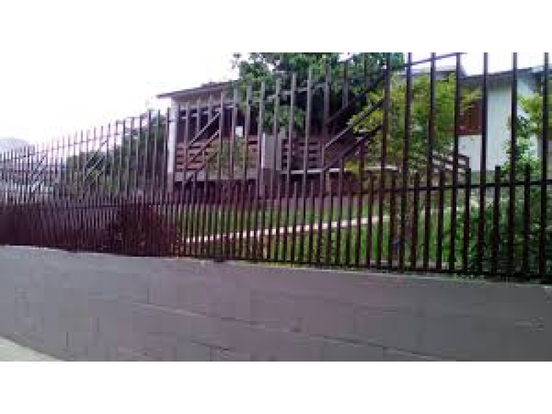 SERRALHERIA E ESQUADRILHA METÁLICA NA VILA ZILDA EM SÃO PAULO 