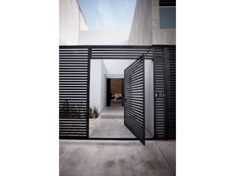 SERRALHERIA E ESQUADRILHA METÁLICA NA VILA ZILDA EM SÃO PAULO 