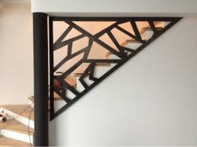 SERRALHERIA E ESQUADRILHA METÁLICA NA VILA ZILDA EM SÃO PAULO 