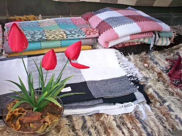 TAPETES E ARRANJOS EM TRÊS RIOS - DecorArt