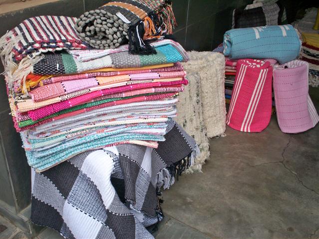 TAPETES E ARRANJOS EM TRÊS RIOS - DecorArt