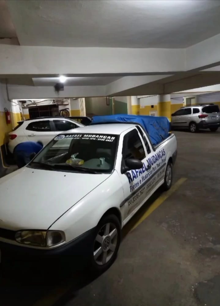 CAMINHÃO DE MUDANÇA NO ATERRADO RJ