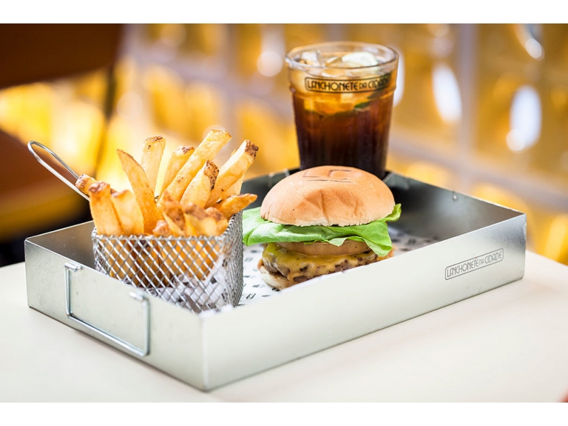 LANCHONETE E RESTAURANTE NO MORUMBI EM SÃO PAULO