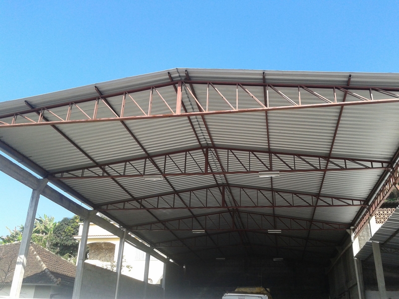 TELHADOS METÁLICOS EM TRÊS RIOS - RJ