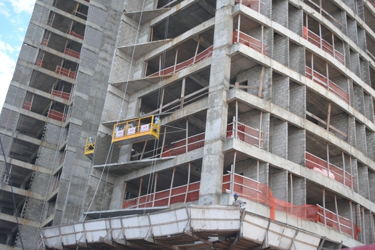 LOCACAO DE EQUIPAMENTO PARA OBRA EM MANAUS - GRUPO JLV - AM