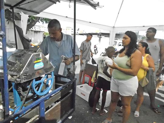 CALDO DE CANA EM TRÊS RIOS - BUGUÊ