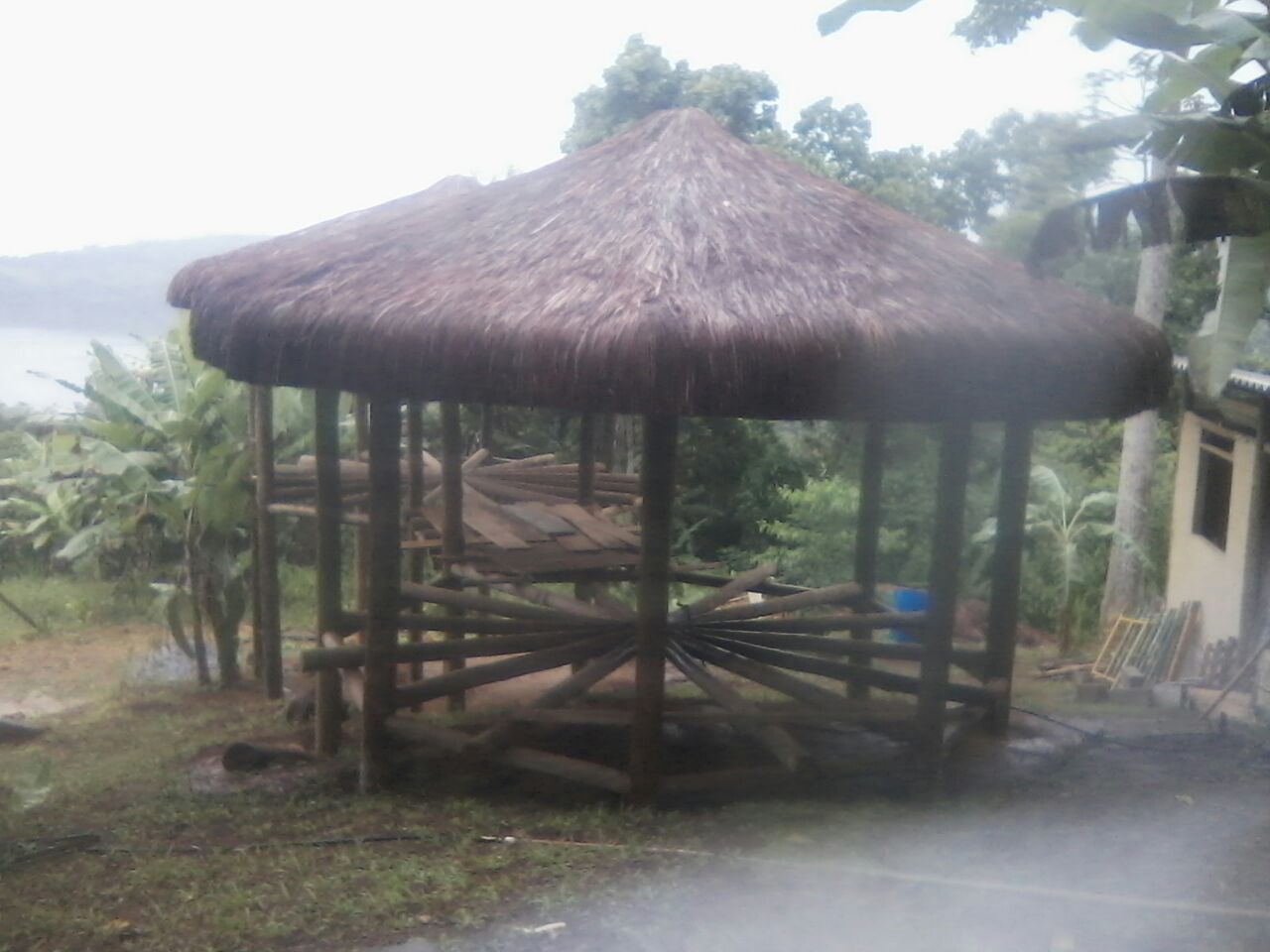FABRICAÇÃO DE QUIOSQUES COM PIAÇAVA EM ANGRA DOS REIS RJ