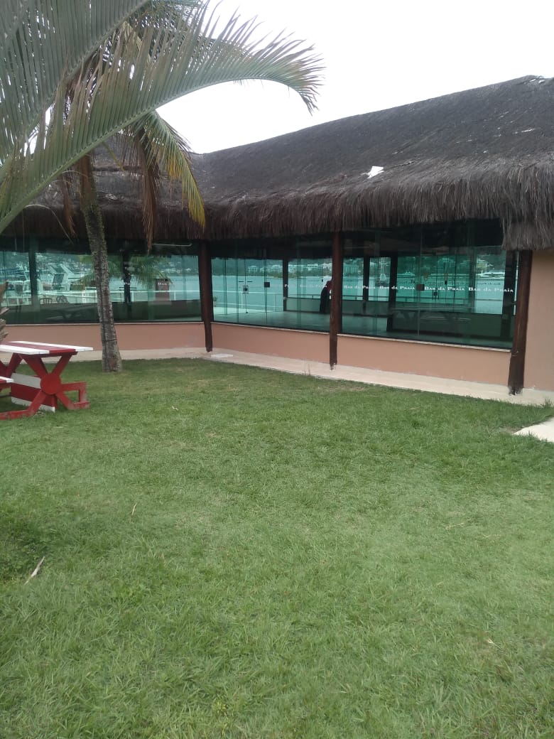 FABRICAÇÃO DE QUIOSQUES COM PIAÇAVA EM ANGRA DOS REIS RJ