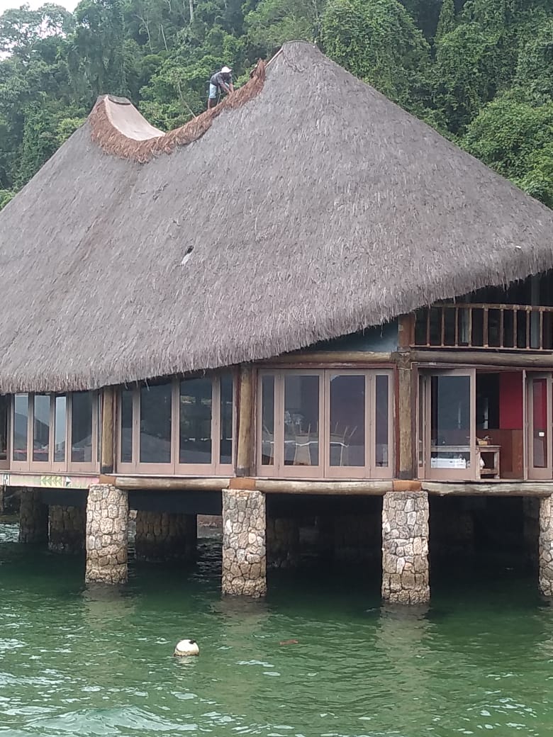 FABRICAÇÃO DE QUIOSQUES COM PIAÇAVA EM ANGRA DOS REIS RJ