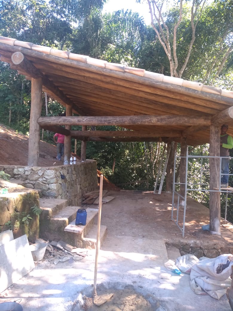 FABRICAÇÃO DE QUIOSQUES COM PIAÇAVA EM ANGRA DOS REIS RJ
