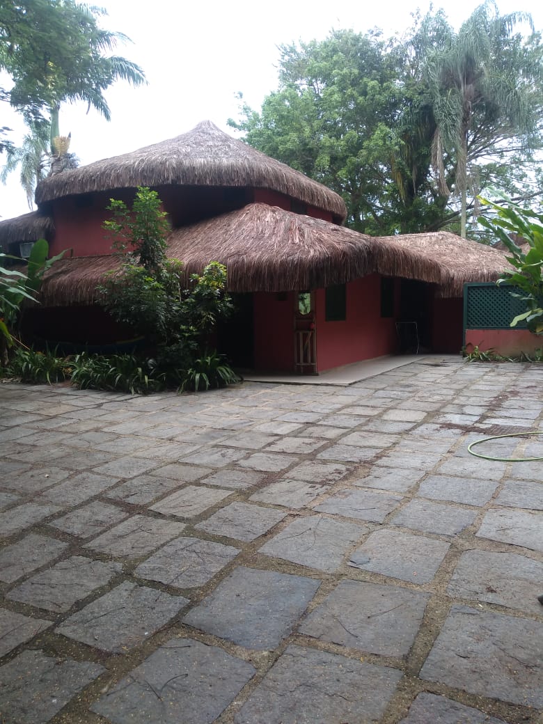 FABRICAÇÃO DE QUIOSQUES COM PIAÇAVA EM ANGRA DOS REIS RJ