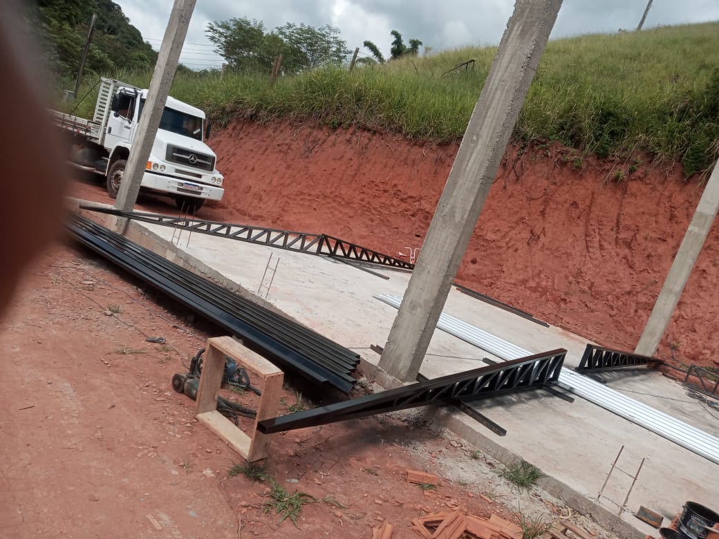 ESTRUTURA METÁLICA EM ITAIPAVA - RJ