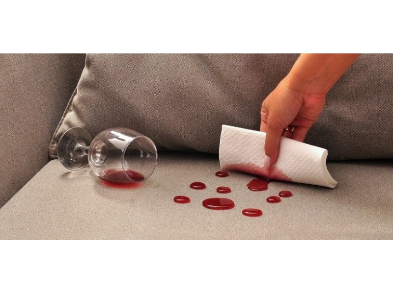 LAVAGEM A SECO E IMPERMEABILIZAÇÃO DE SOFÁS E ESTOFADOS EM COPACABANA - RJ 