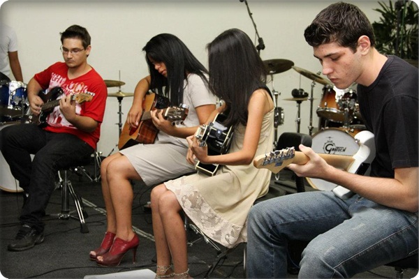 ESCOLA DE MUSICA EM PRESIDENTE VENCESLAU - JEFINHO BATERA