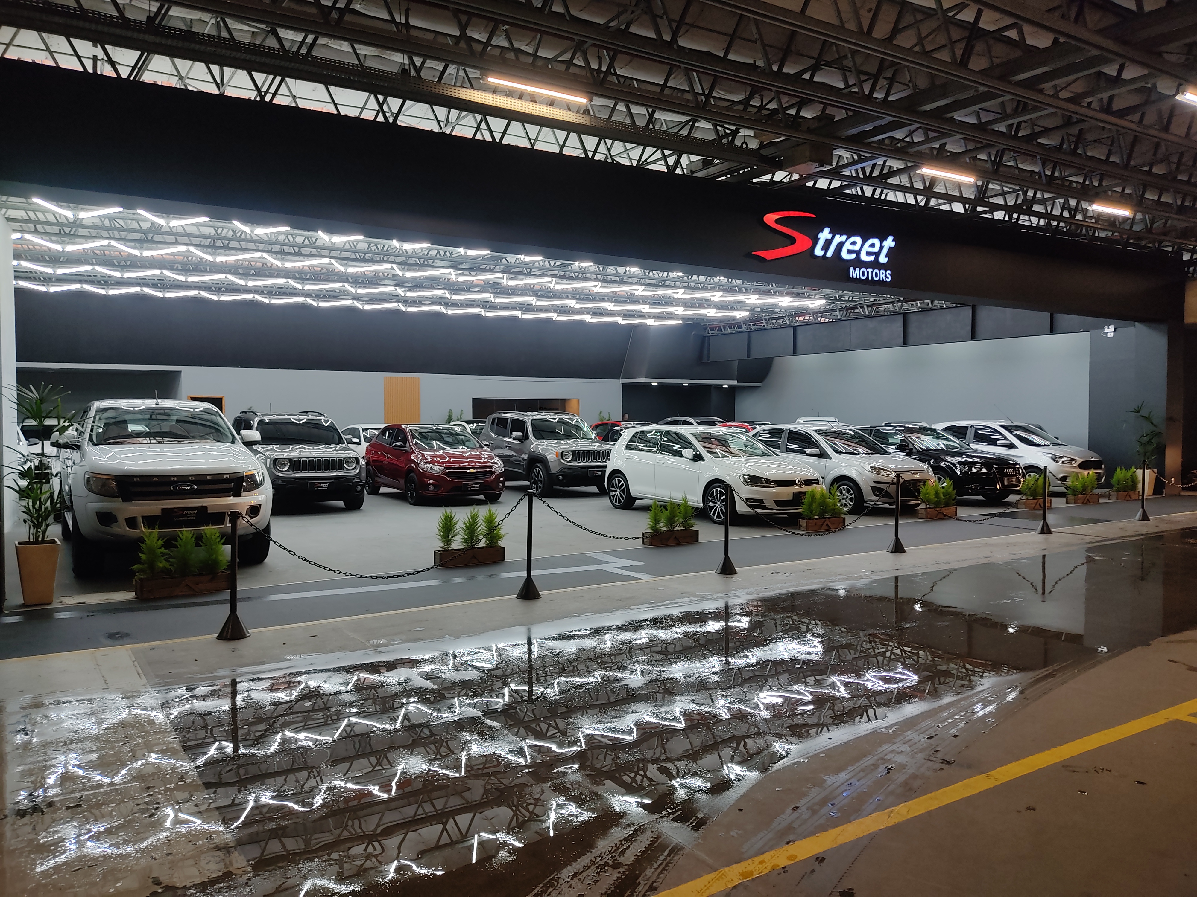 REVENDA DE VEÍCULOS EM PETRÓPOLIS - RJ