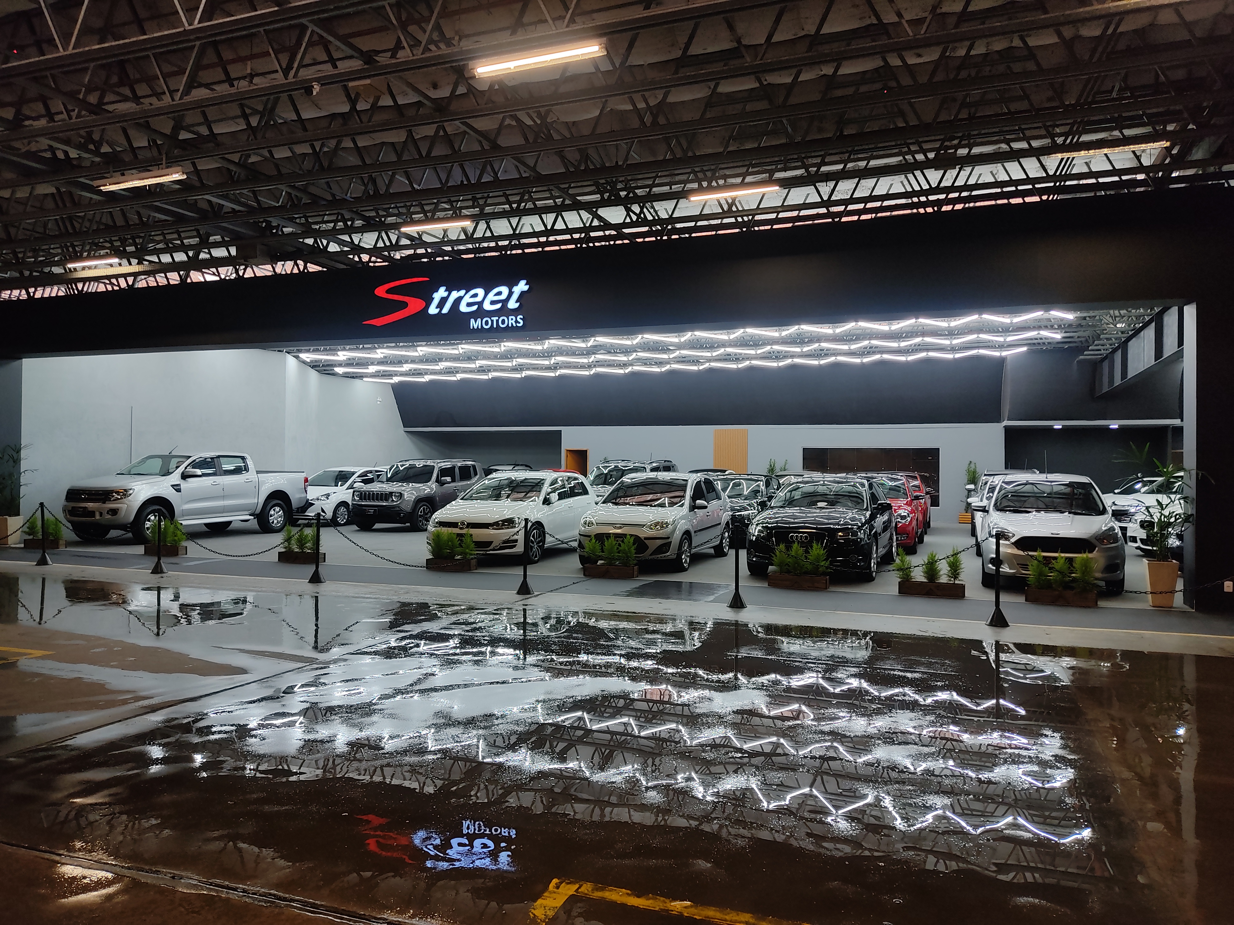 REVENDA DE VEÍCULOS EM PETRÓPOLIS - RJ