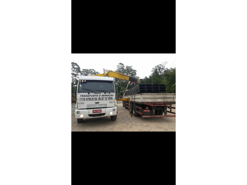 CAMINHÃO MUNCK EM EMBU DAS ARTES - SP 