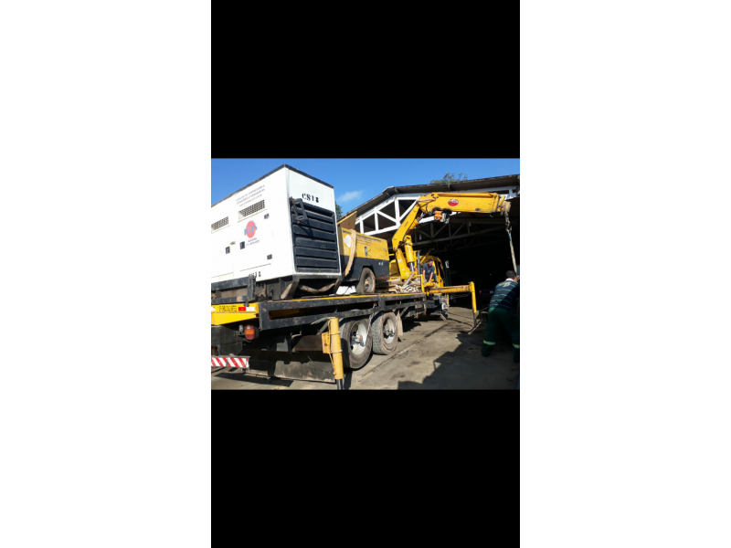 CAMINHÃO MUNCK EM EMBU DAS ARTES - SP 