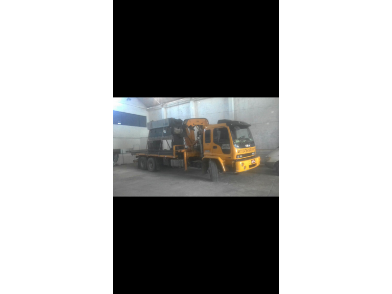 CAMINHÃO MUNCK EM EMBU DAS ARTES - SP 