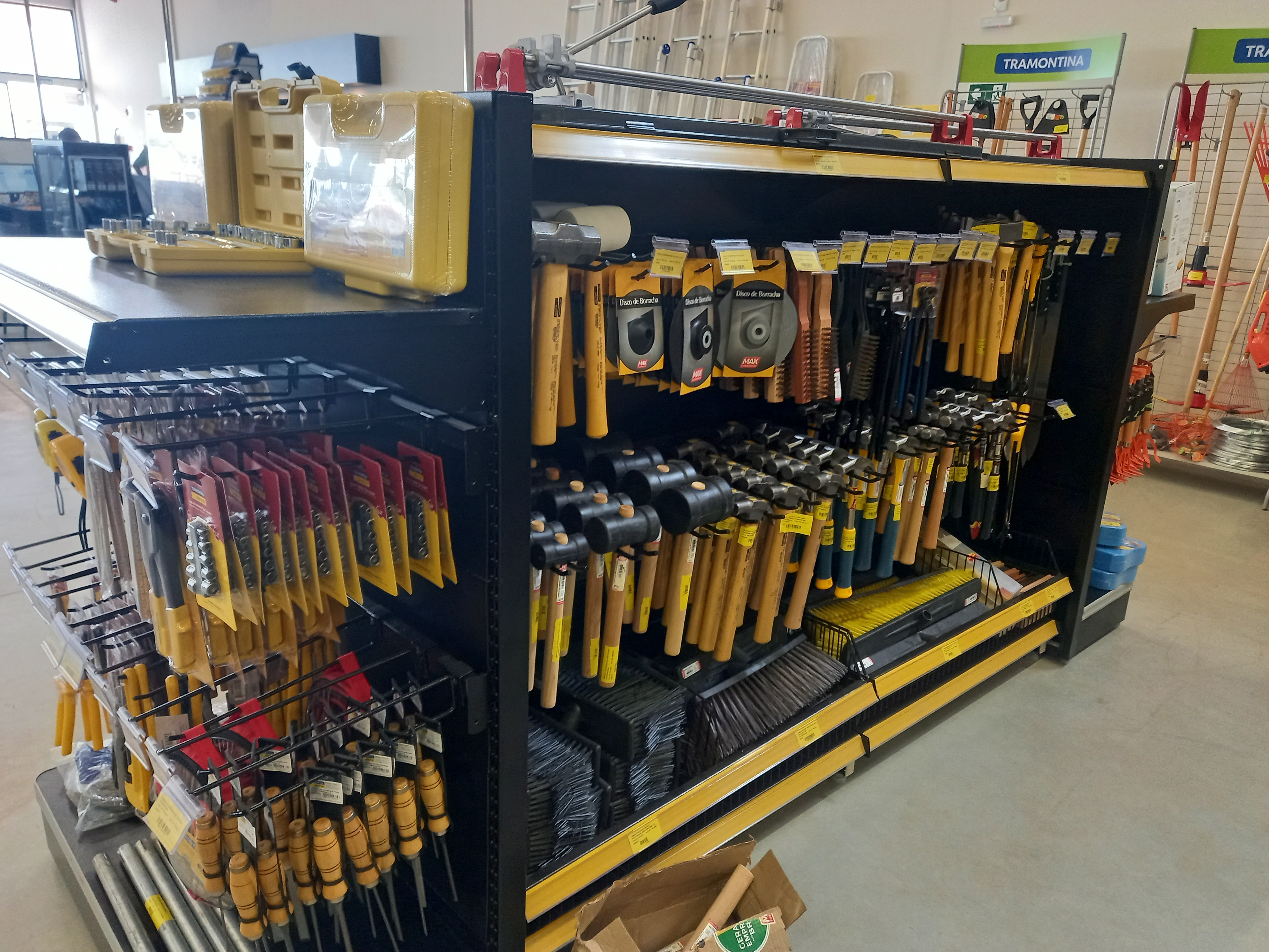 Araguaia Construções. Materiais de Construção em geral. Do básico ao acabamento. 