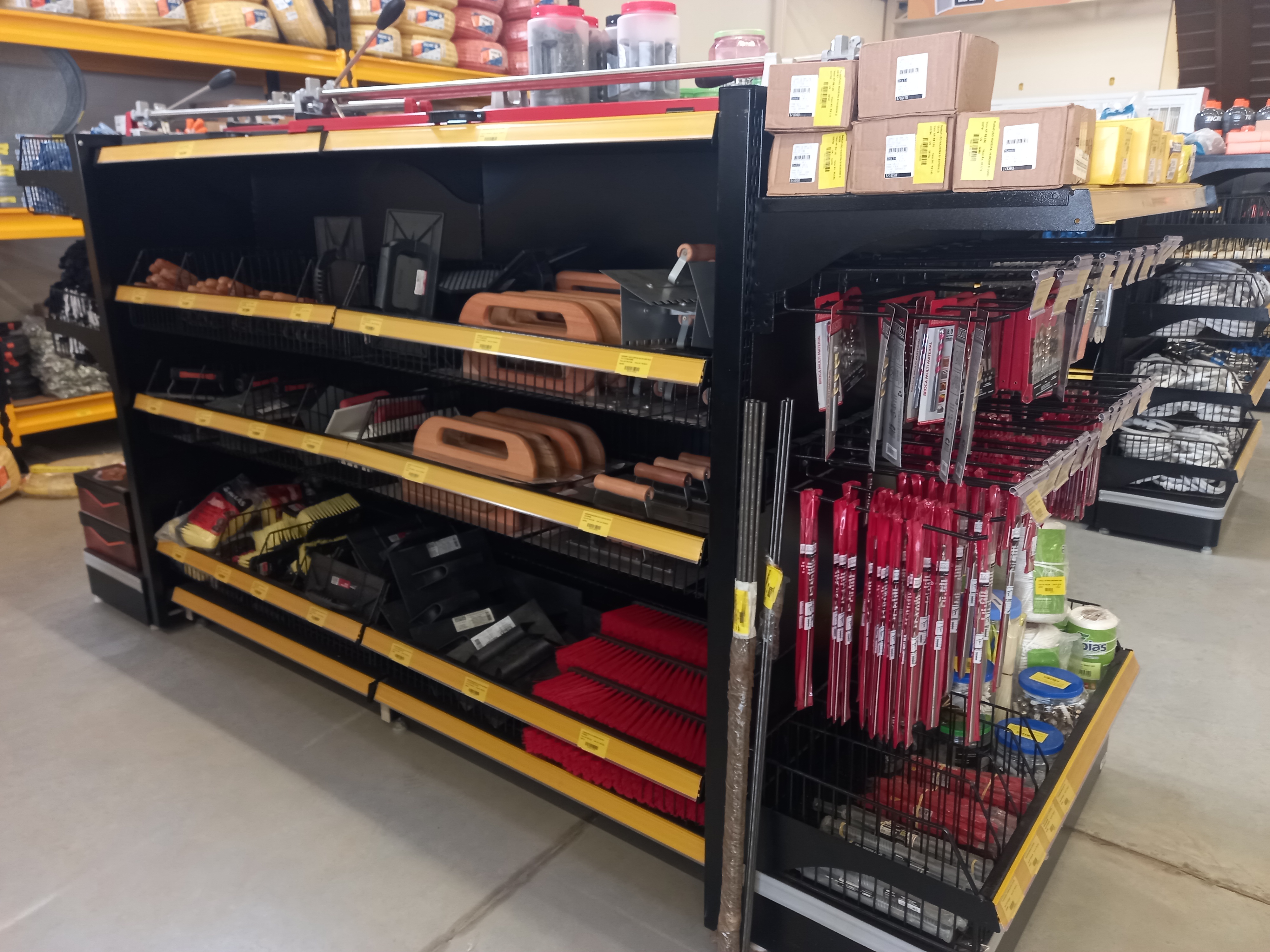 Araguaia Construções. Materiais de Construção em geral. Do básico ao acabamento. 