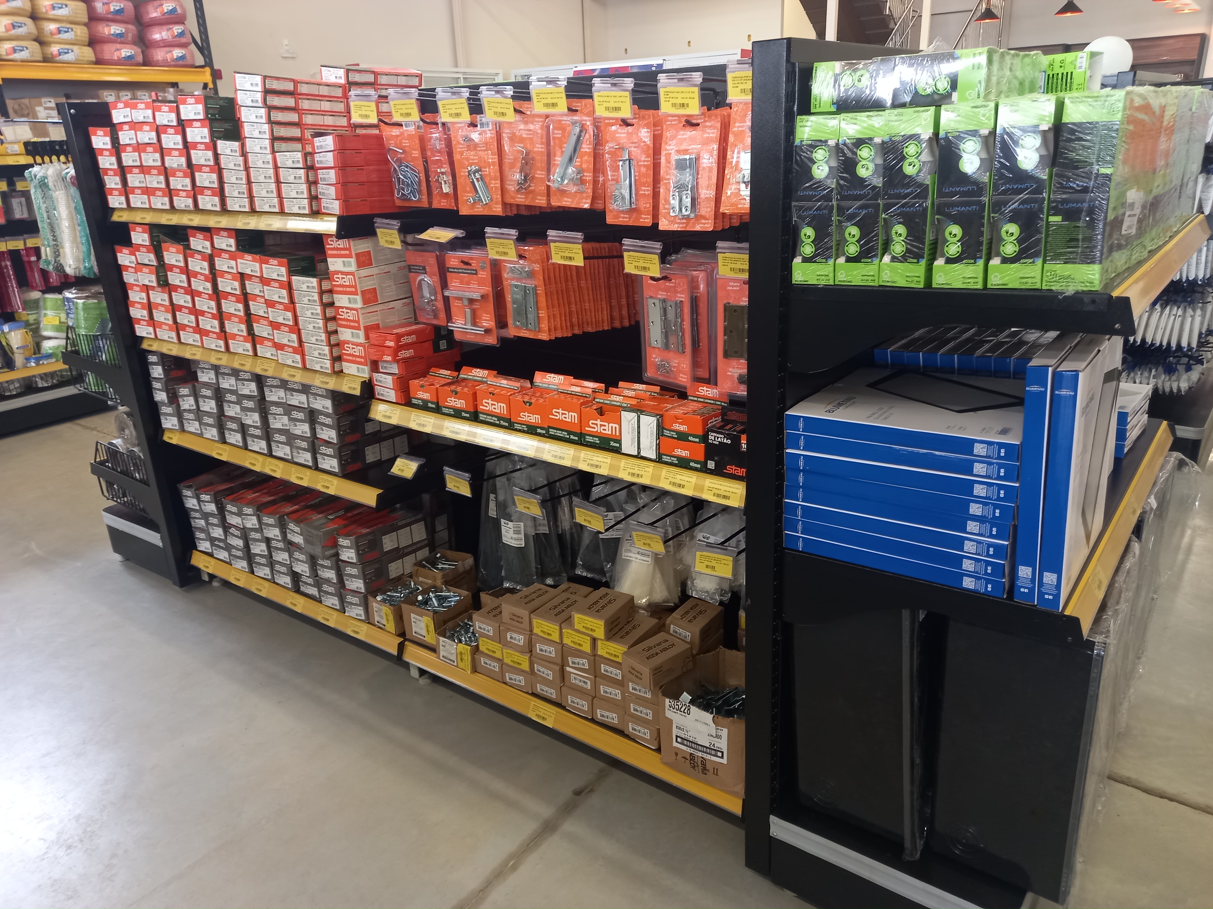 Araguaia Construções. Materiais de Construção em geral. Do básico ao acabamento. 