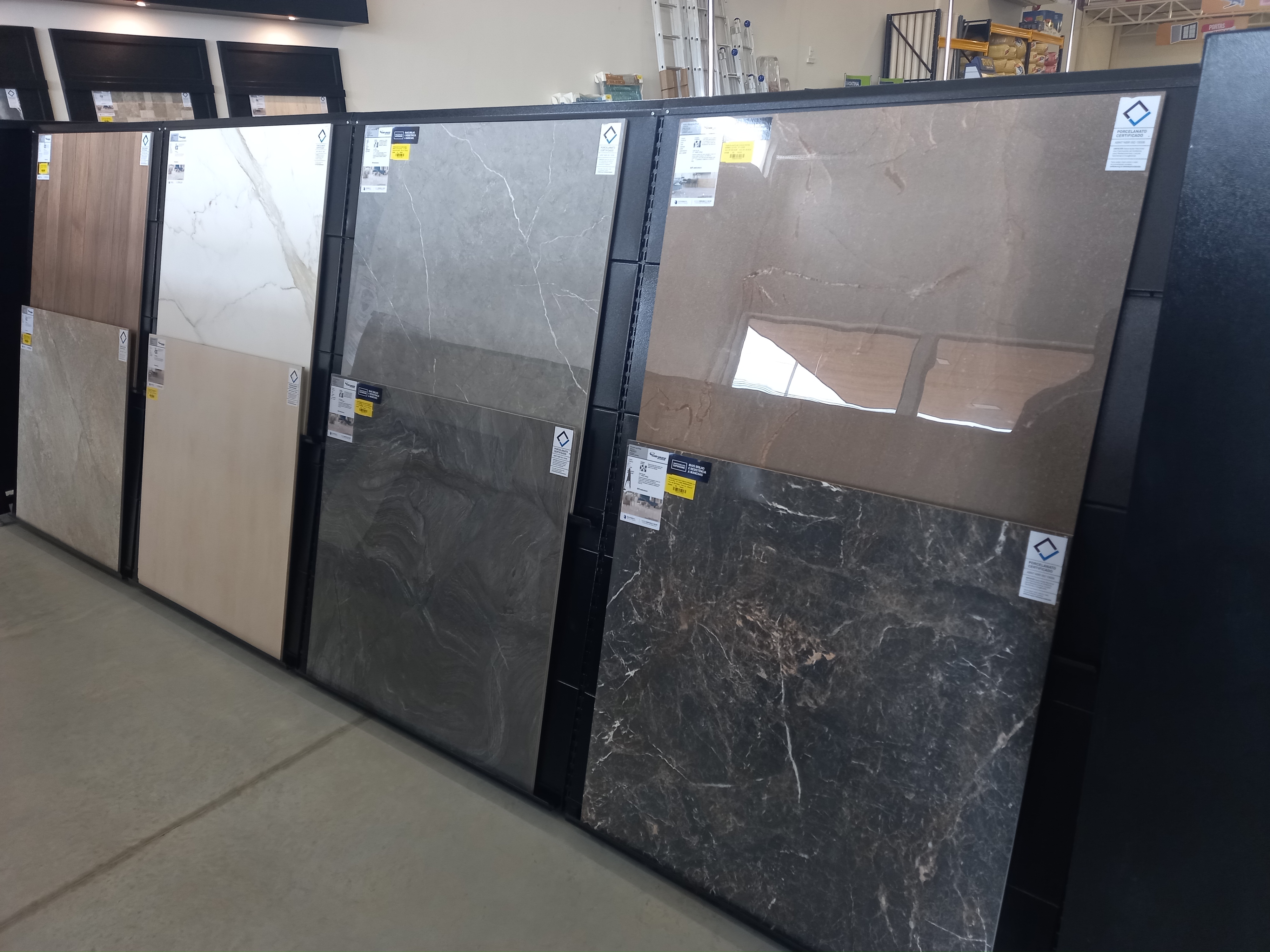 Araguaia Construções. Materiais de Construção em geral. Do básico ao acabamento. 