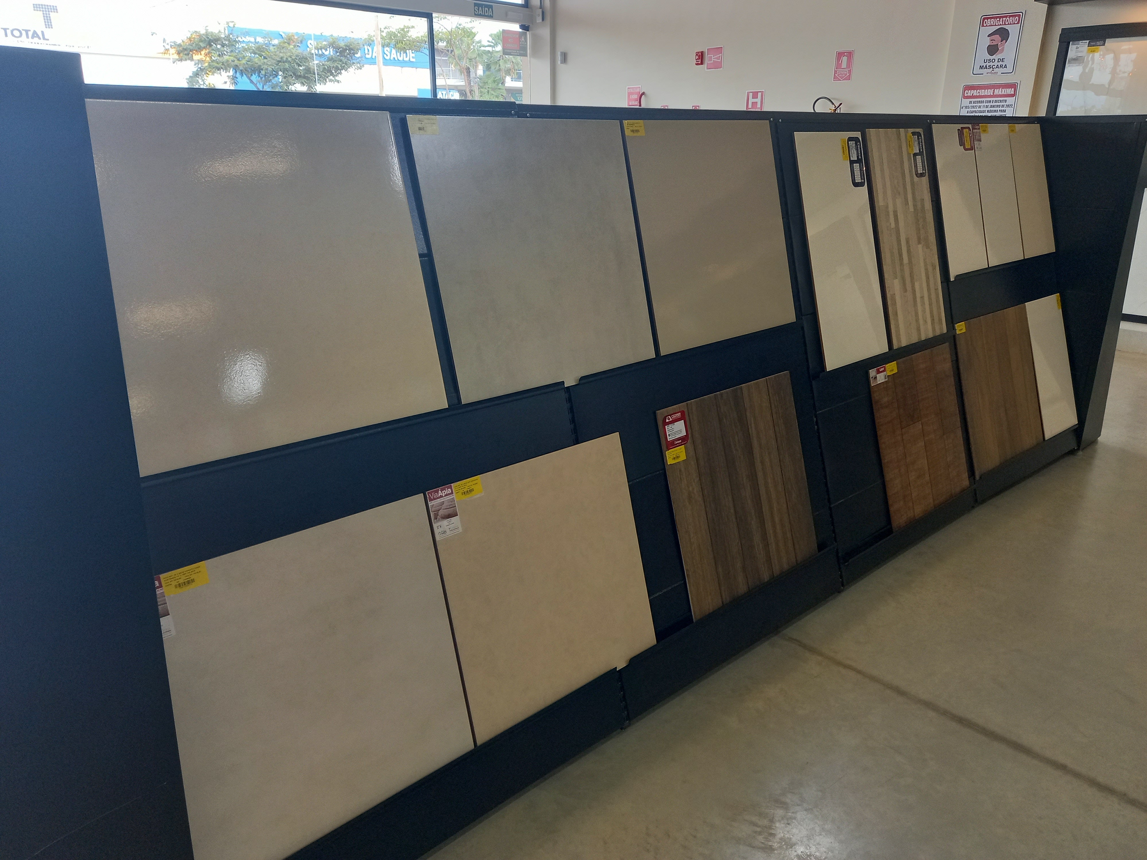 Araguaia Construções. Materiais de Construção em geral. Do básico ao acabamento. 