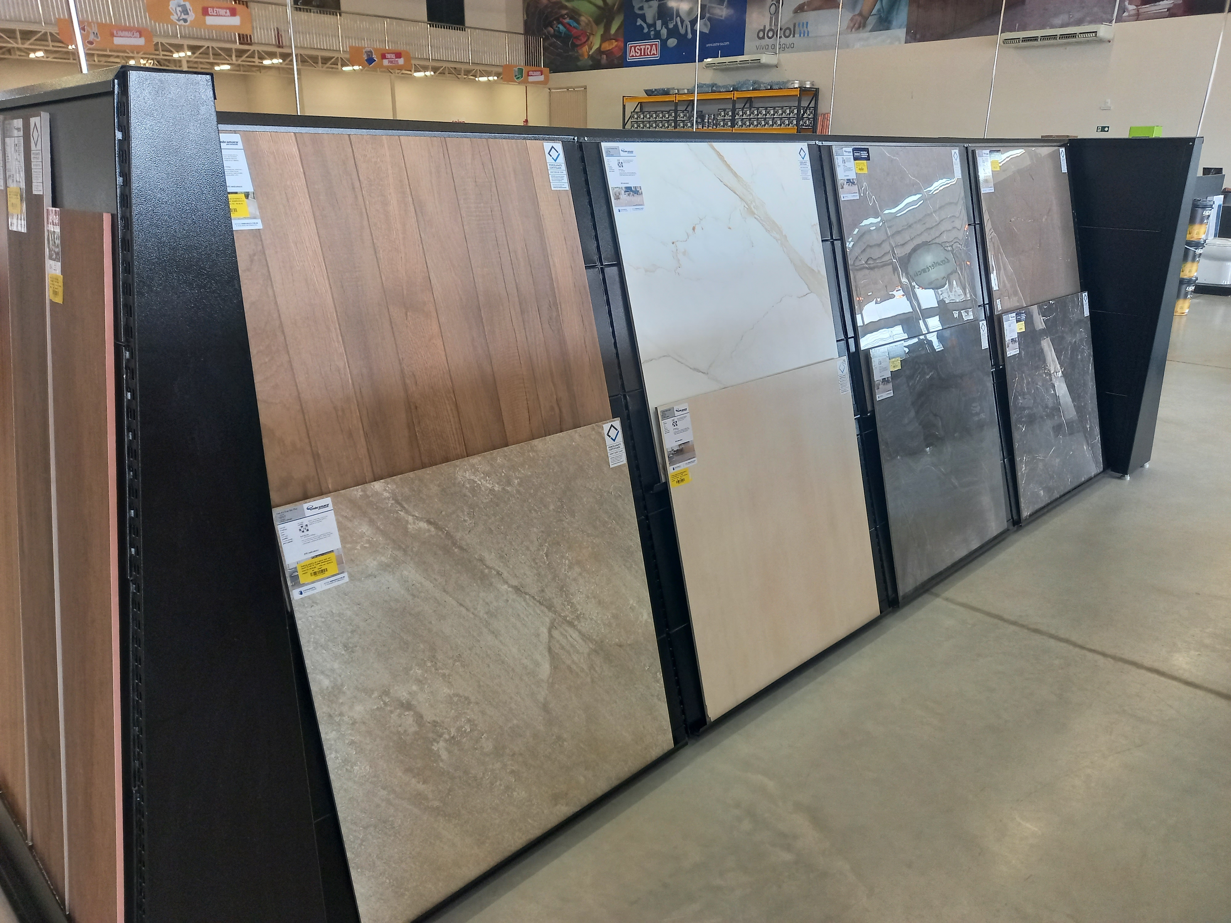 Araguaia Construções. Materiais de Construção em geral. Do básico ao acabamento. 