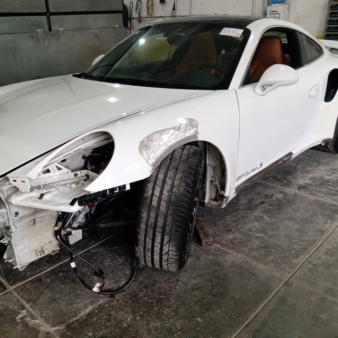 OFICINAS DE LANTERNAGEM E PINTURAS EM NOVA FRIBURGO - CALDAS E CARDOSO