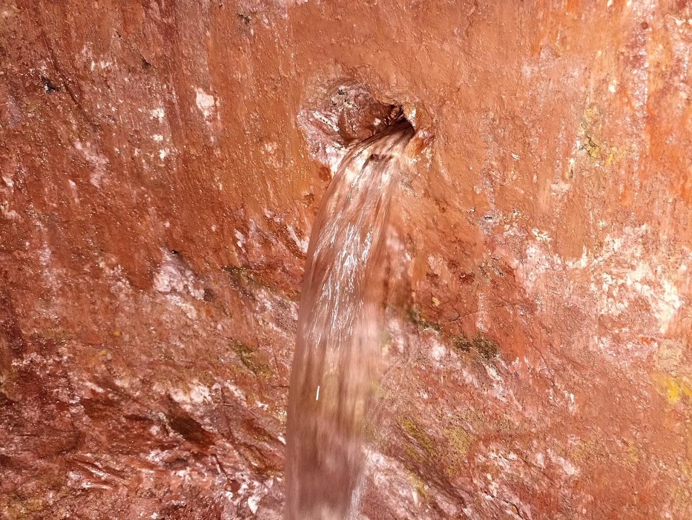 PERFURAÇÃO DE POÇO EM MATUTINA - MG